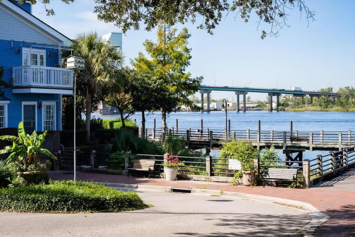 Riverwalk 118 - River & Battleship Views ウィルミントン エクステリア 写真