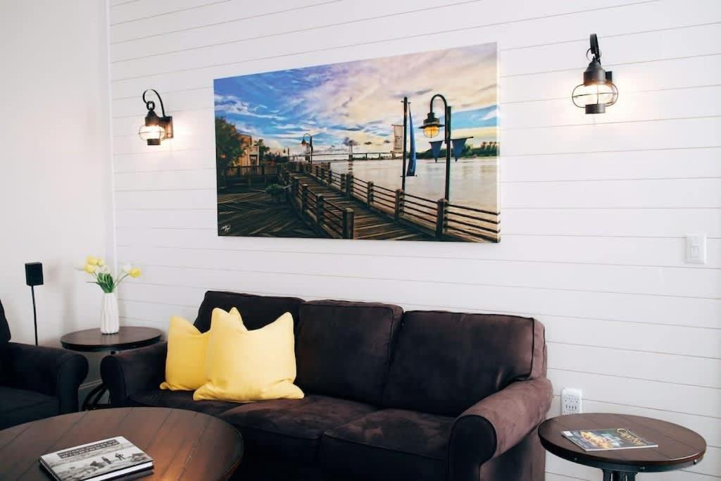 Riverwalk 118 - River & Battleship Views ウィルミントン エクステリア 写真